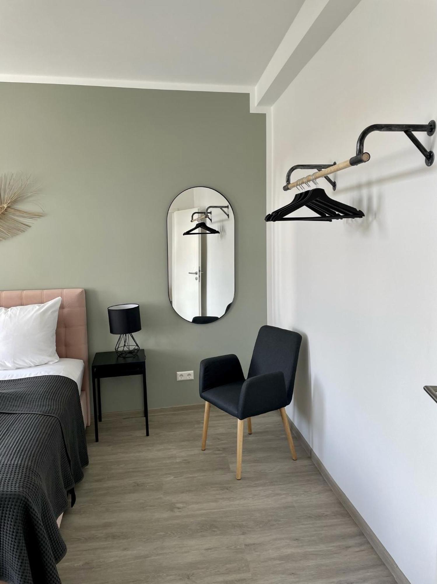 Discovair - Eisenach Karl14 - Vollausgestattete Apartments Mit Netflix In Der Fussgaengerzone Стая снимка